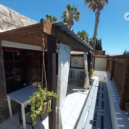 Private Sunny Terrace - Secure Bike Or Board Lockup شقة