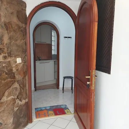 Apartamento Private Sunny Terrace - Secure Bike Or Board Lockup *