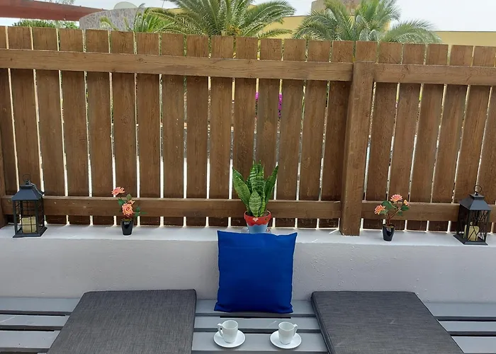 Private Sunny Terrace - Secure Bike Or Board Lockup 公寓 *