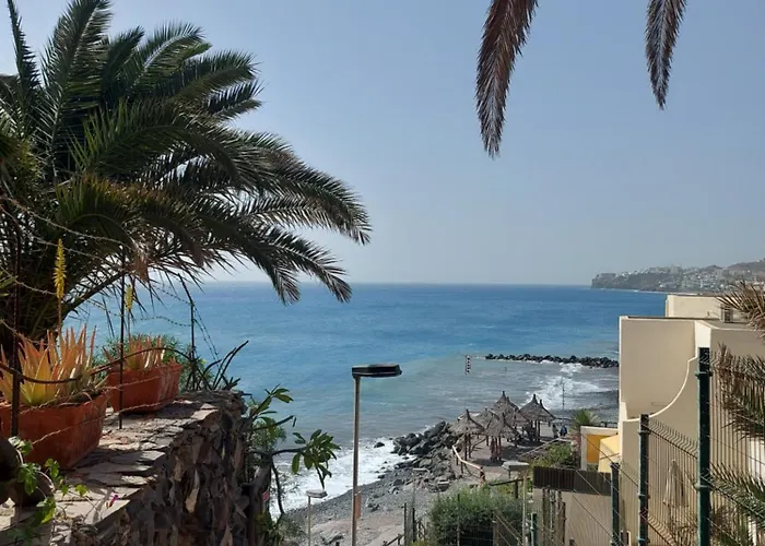 Private Sunny Terrace - Secure Bike Or Board Lockup *