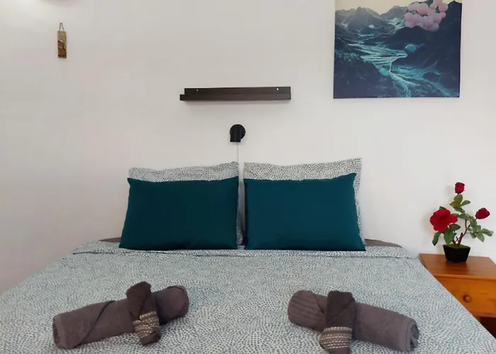 Private Sunny Terrace - Secure Bike Or Board Lockup *